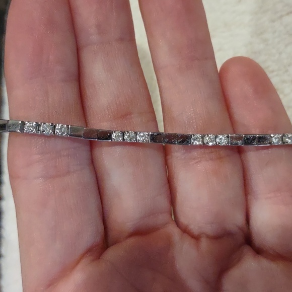 14 Kt White Gold Diamond Tennis Bracelet - Picture 9 of 10